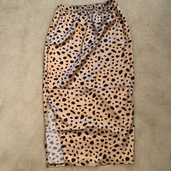 Missguided Cheetah Midi Side Slit Skirt - Picture 2 of 3